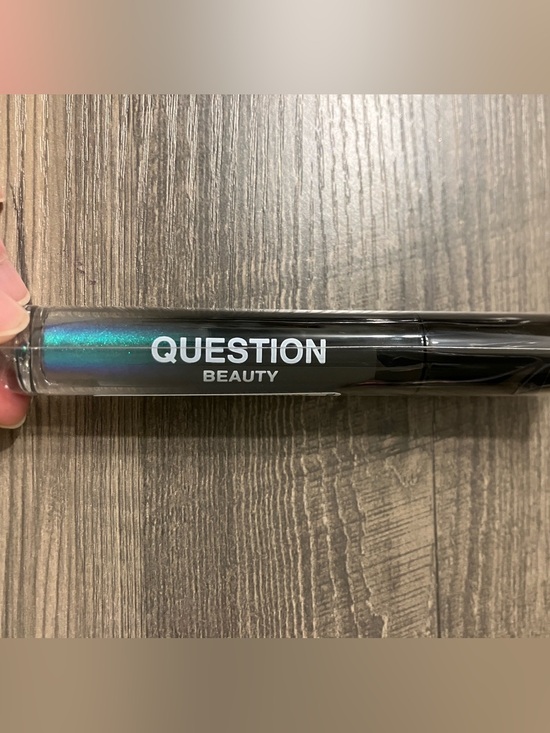 Question Beauty Other - Multichrome mascara topper from Question Beauty in Turquoise Oasis